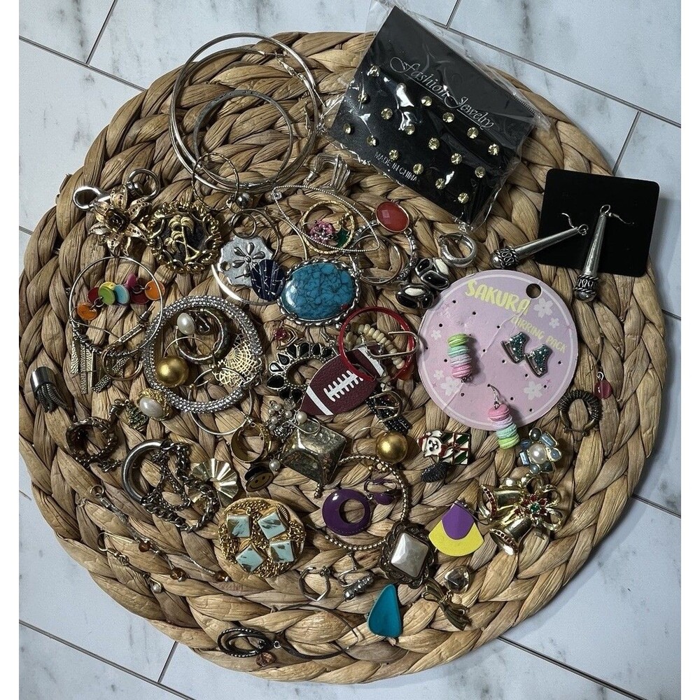 Vintage SINGLE Earrings Lot 76 Plus Brooches Craft/Junk Jewelry DIY